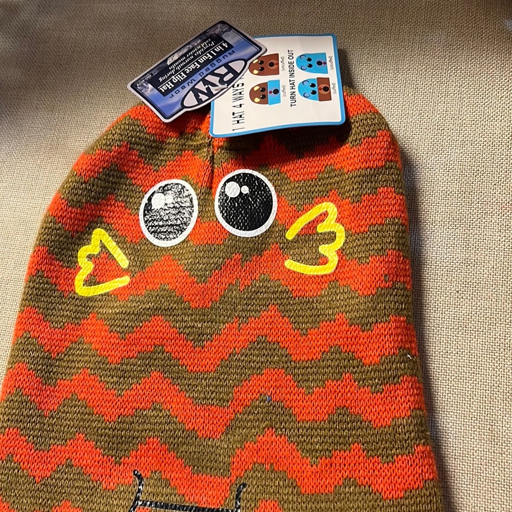 New RW 4 in 1 Fun Face Flip Hat NWT